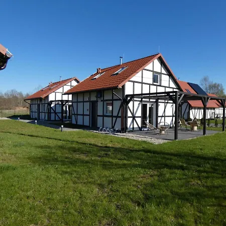 Trzy - 3 Ferienhaus Smoldzinski Las